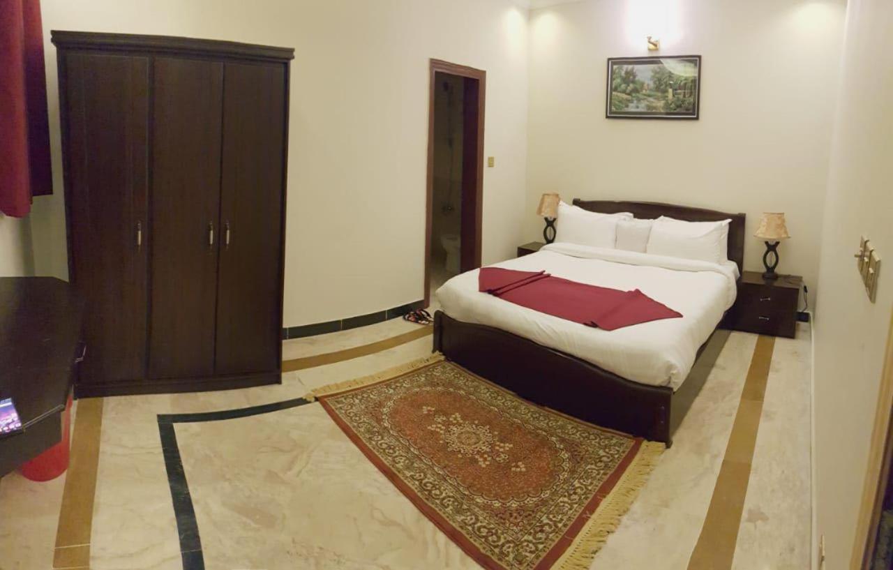Triple One Hotel Abbottabad Ngoại thất bức ảnh