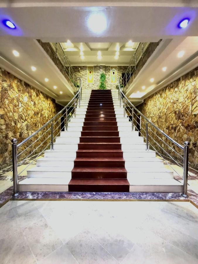 Triple One Hotel Abbottabad Ngoại thất bức ảnh